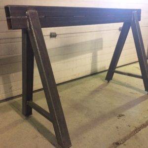 Heavy duty saw horse